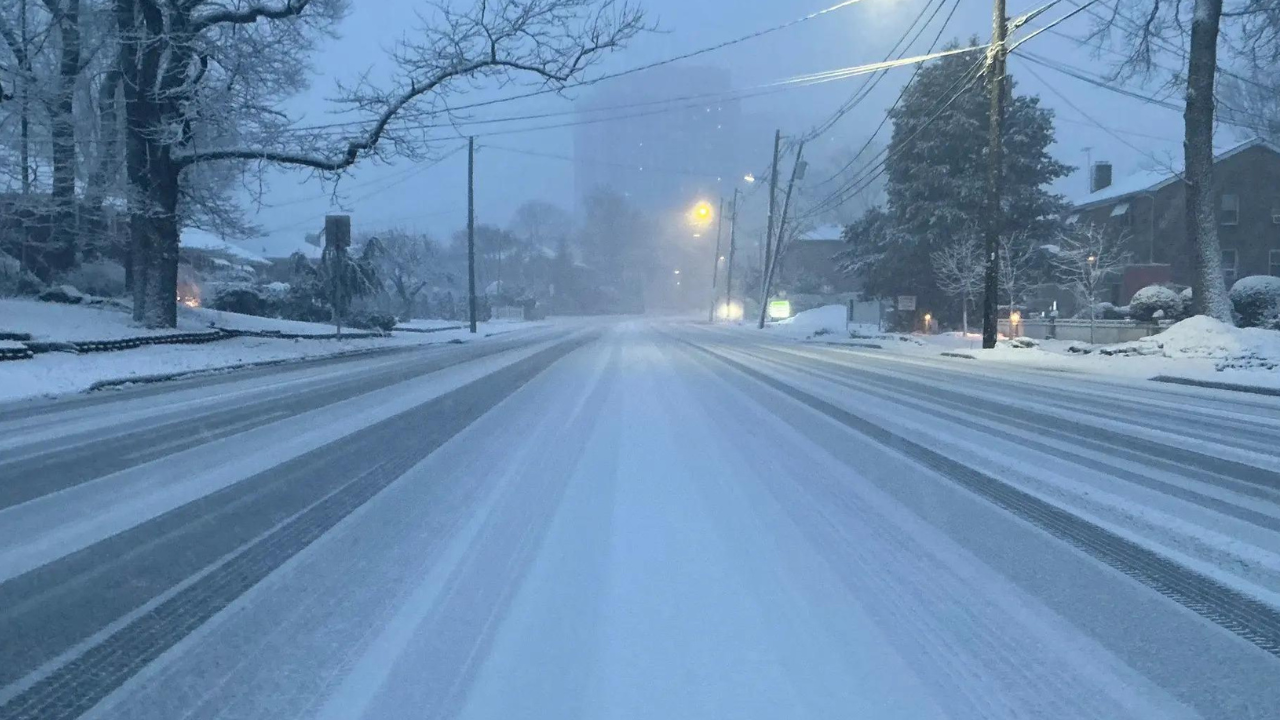 Powerful winter storm hits US, blizzard warnings pile up; Air India issues advisory