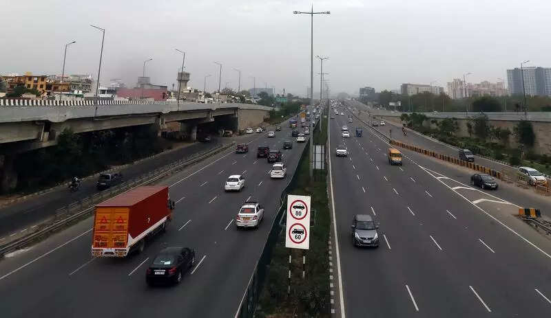 35 illegal cuts closed on Delhi-Gurgaon eway after police survey