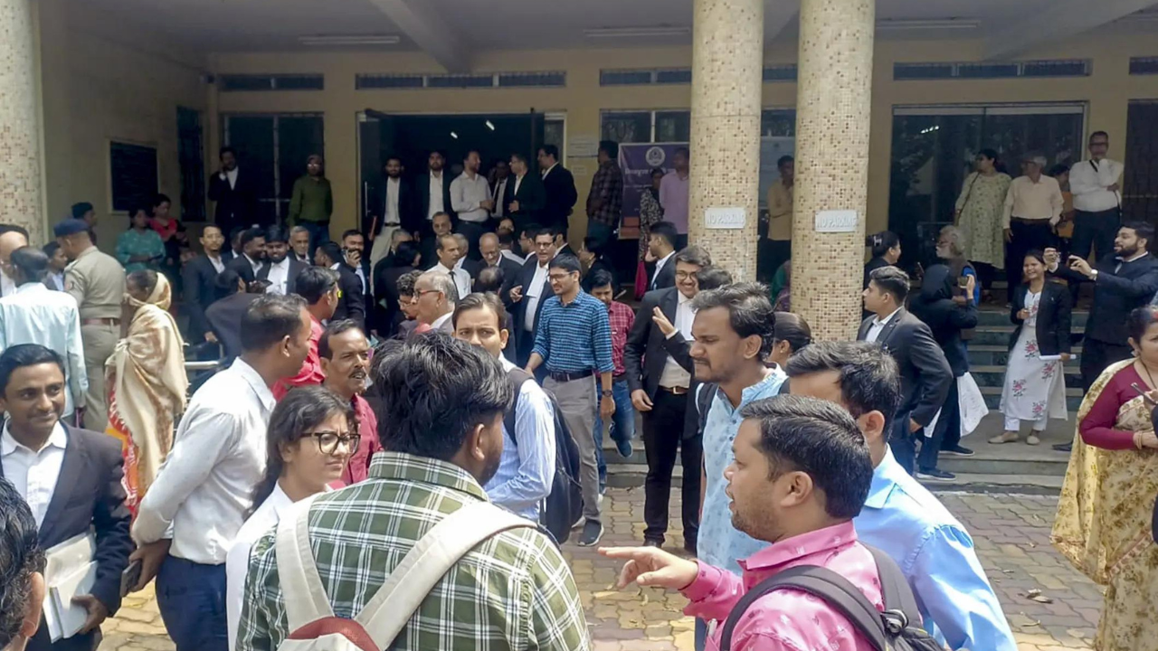 West Bengal: Judicial proceedings disrupted after multiple courts receive hoax bomb threats; probe under way