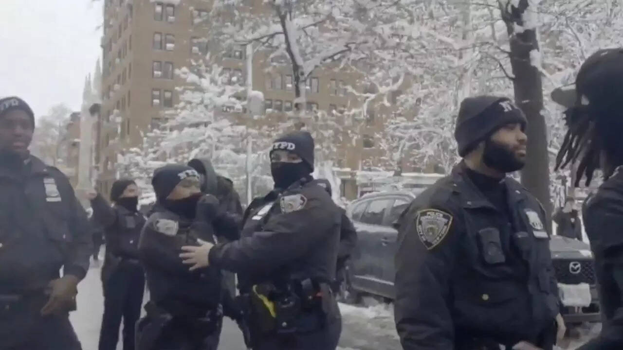 Watch: NYPD officers hit with snowballs during NYC storm chaos at Washington Square Park; Cuomo blasts Mamdani