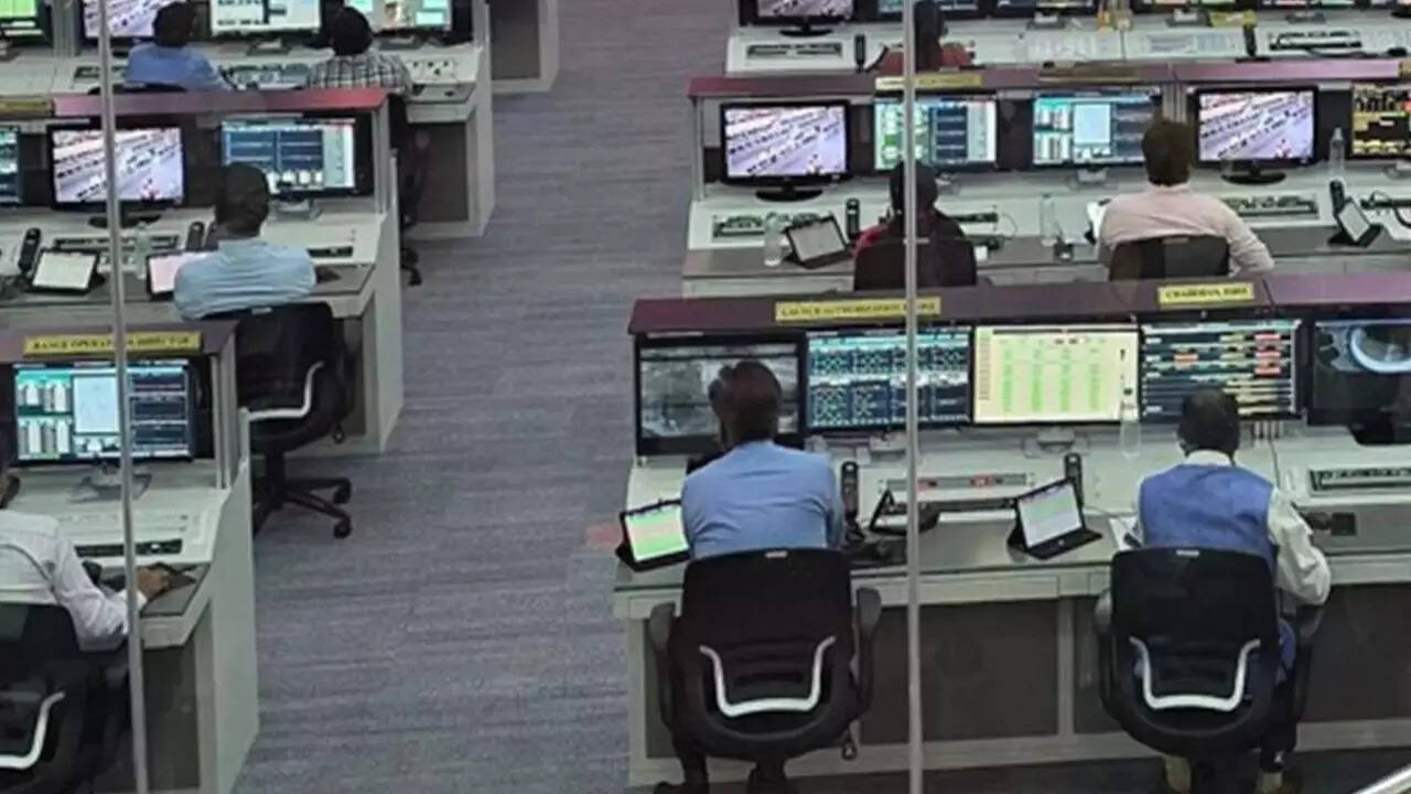 IT biz to grow 6.1% in FY26 despite AI headwinds