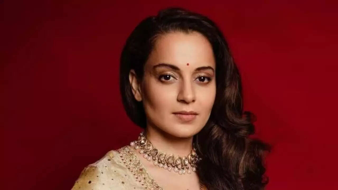 Kangana drops cryptic note, urges people to be mindful of their company