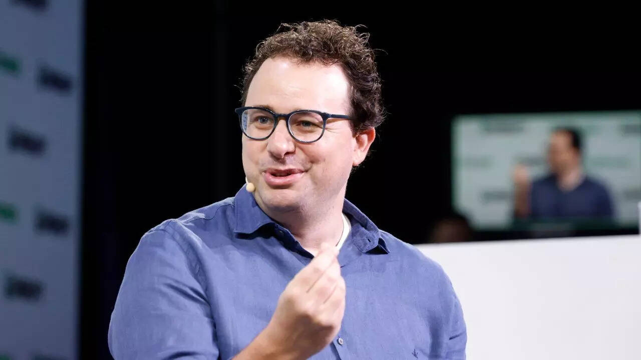 Anthropic CEO Dario Amodei warns of an impending AI ‘tsunami’