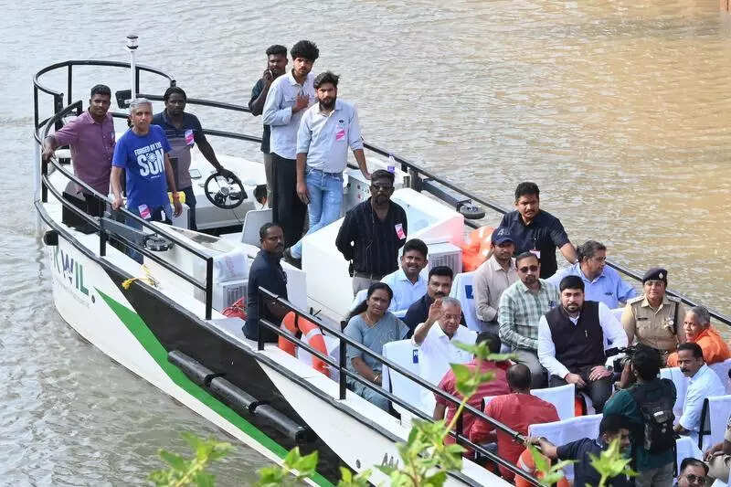 CM: Akkulam-Chettuva waterway will be extended to Vizhinjam port