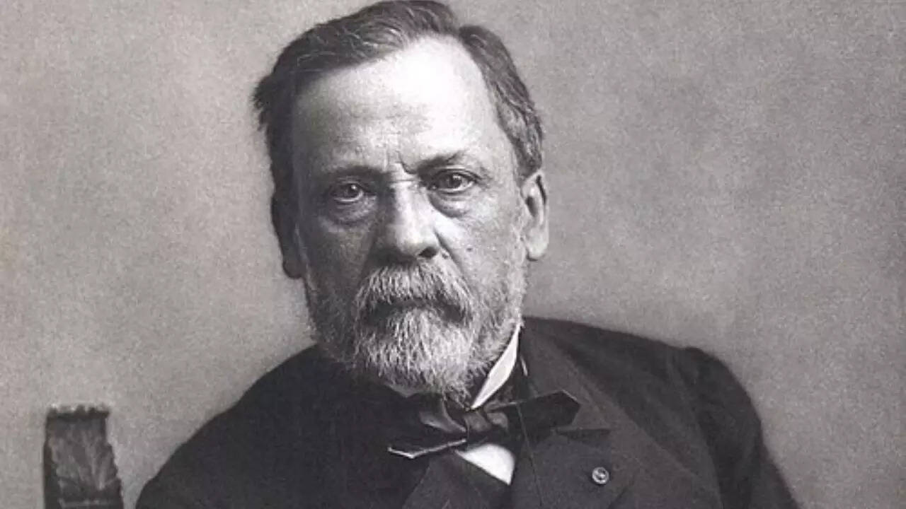 Quote of the day by Louis Pasteur: “Science knows no country, because knowledge belongs to humanity, and is the torch which illuminates the world.”