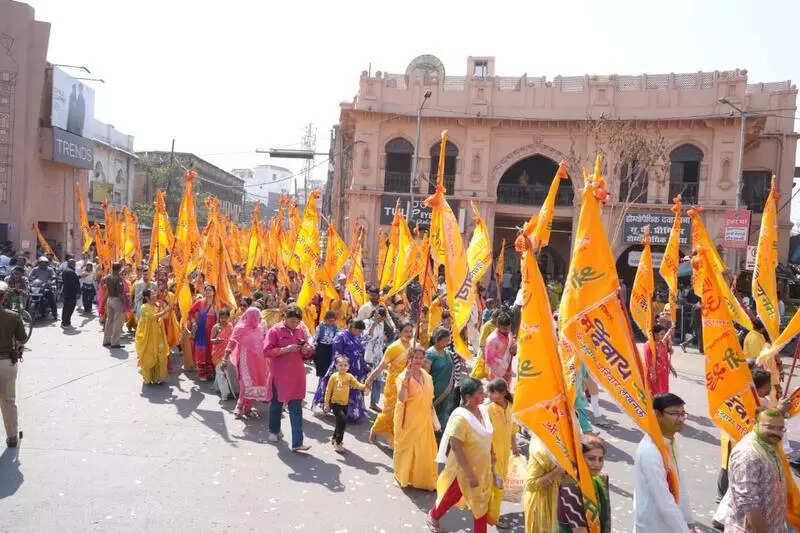 Devotees throng Shyam Baba ‘dhwaj’ rally