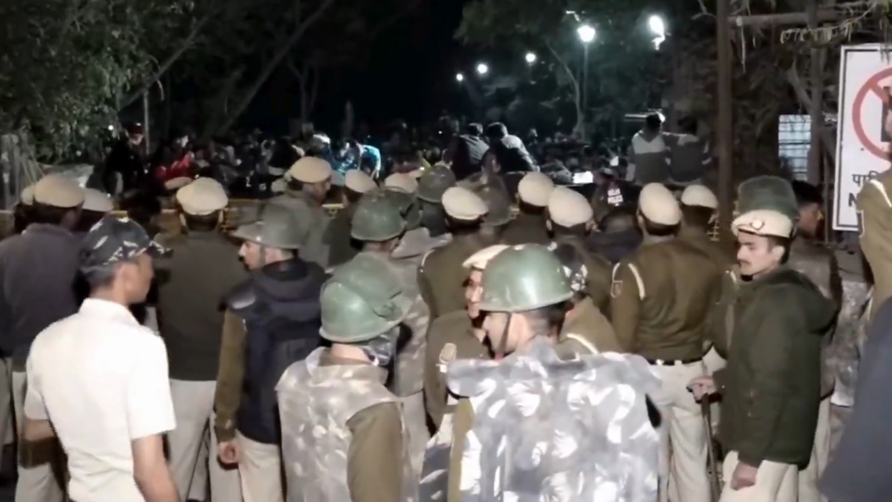 Protests at JNU escalate, over 50 students held amid heavy police deployment