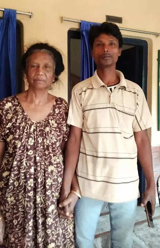 Jharkhand man takes Christian mom home