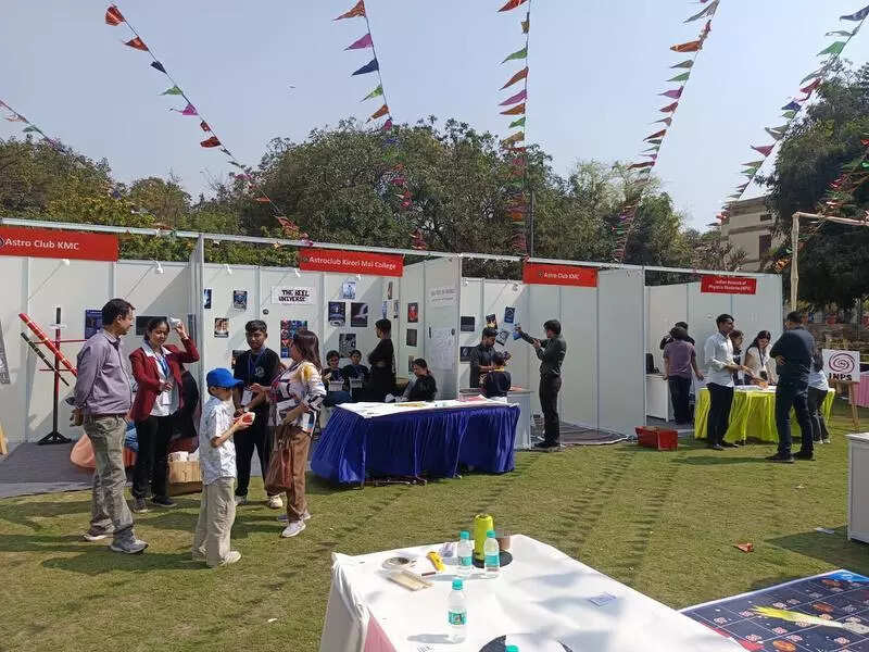 ‘Different weights on 7 planets’ thrill kids at Vigyan Utsav