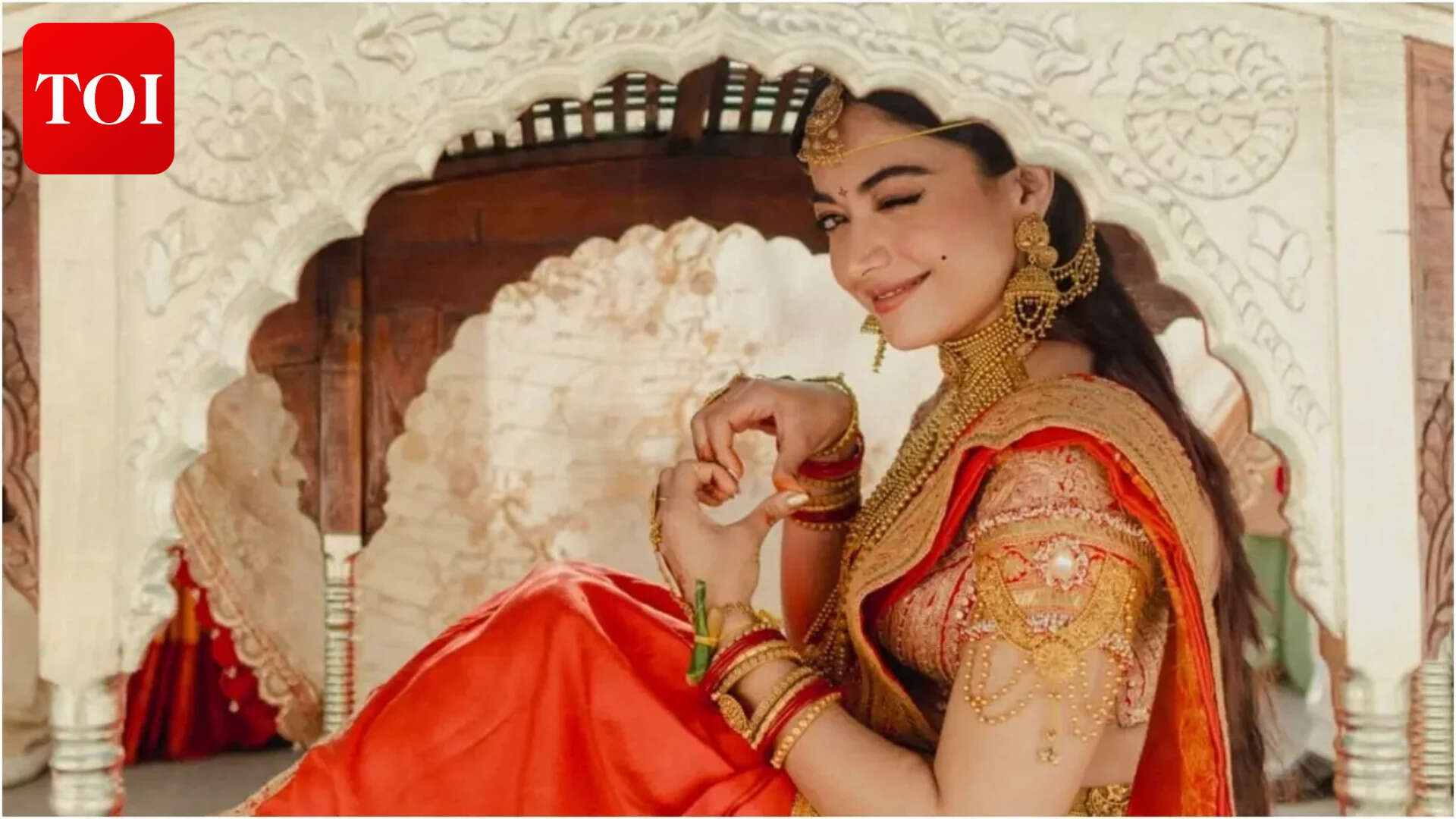 Rashmika arrives in palki for her wedding with Vijay - Pic