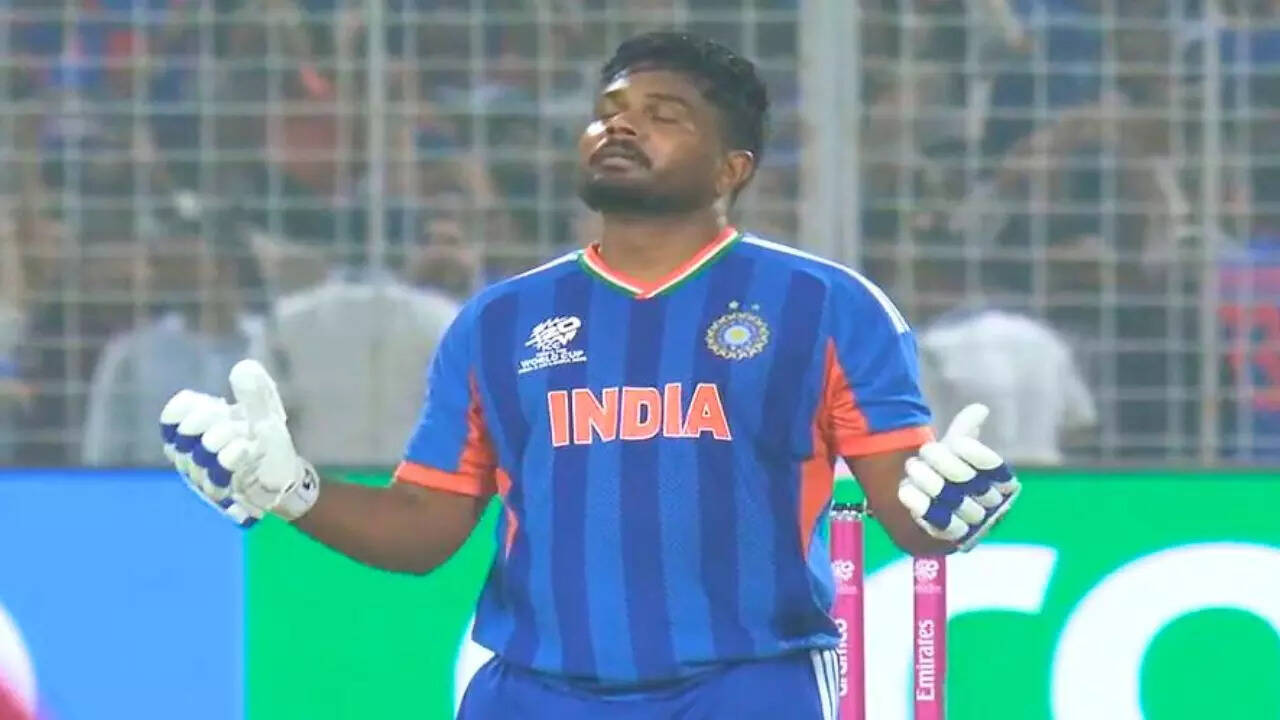 T20 World Cup Live: Massive blow for India as Abhishek departs early