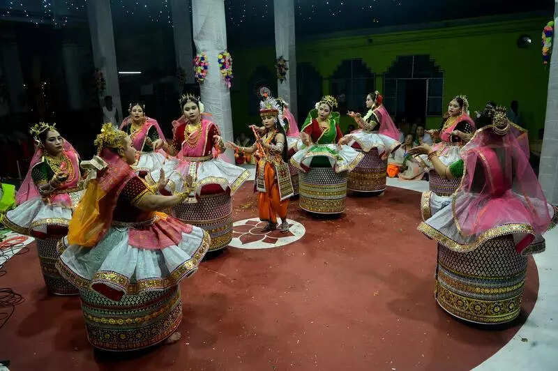 Manipuris return to Nabadwip for Raas Utsav