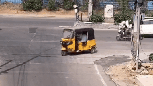 Drunk driver drags traffic constable on Mercedes bonnet in Gachibowli; arrested