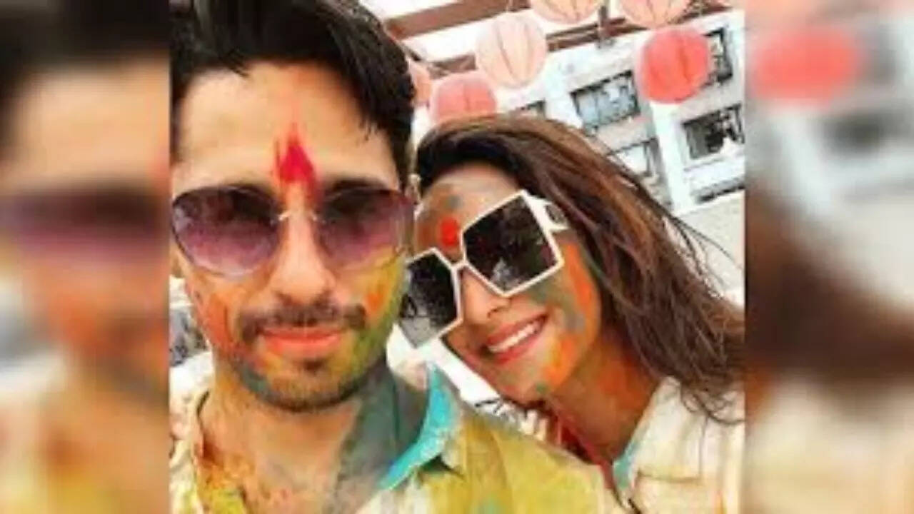 When Sidharth and Kiara relived Holi nostalgia