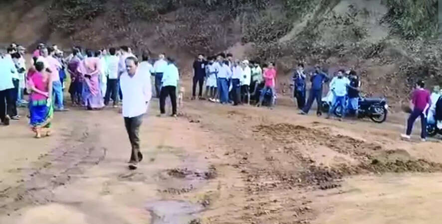 Mulgao villagers storm mining site, stop operations