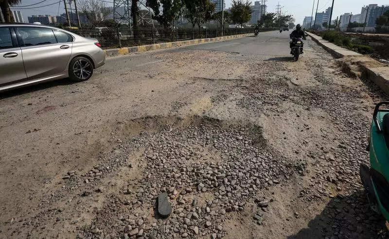 Fix potholes within 48 hours, Gurgaon civic body tells GMDA