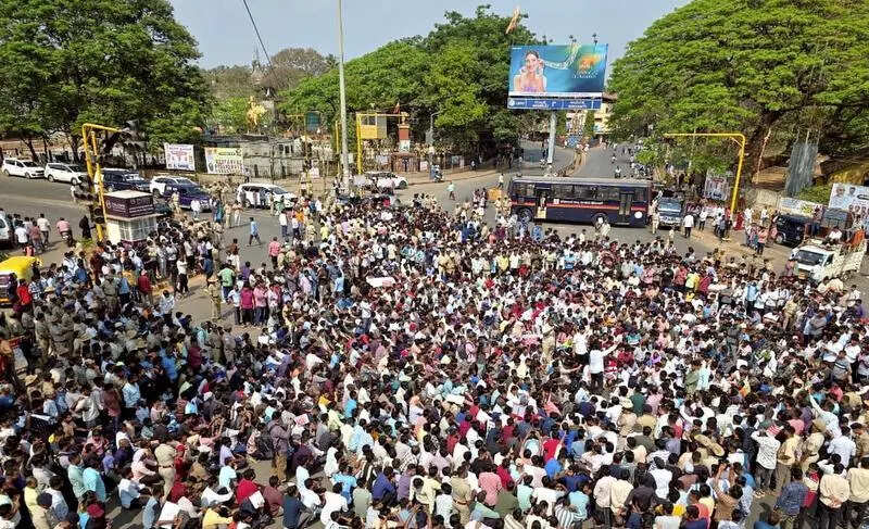 After Left sect revolt, cabinet likely to revise Scheduled Castes internal quota