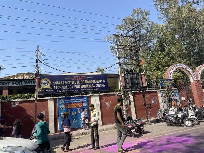 Holi spirit takes over roads as students celebrate early