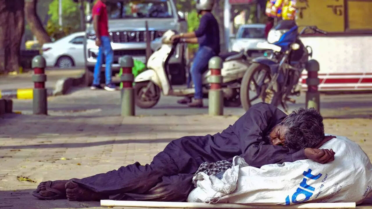 Karnataka touches 40°C: Heatwave risk across state, UV radiation levels spike in Bengaluru