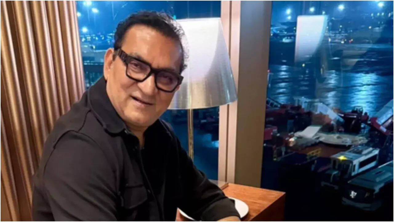 Abhijeet requests PM Modi to rescue son stranded in Dubai