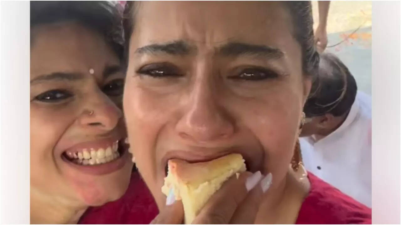 Kajol posts a hilarious birthday wish for Tanishaa Mukerji