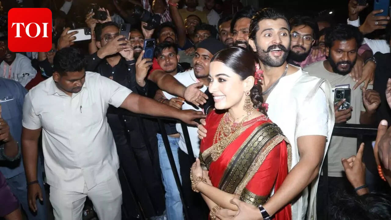 Vijay turns protective as Rashmika faces sea of photographers