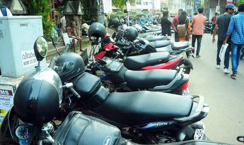 Officials to crack down on illegal parking fee collection