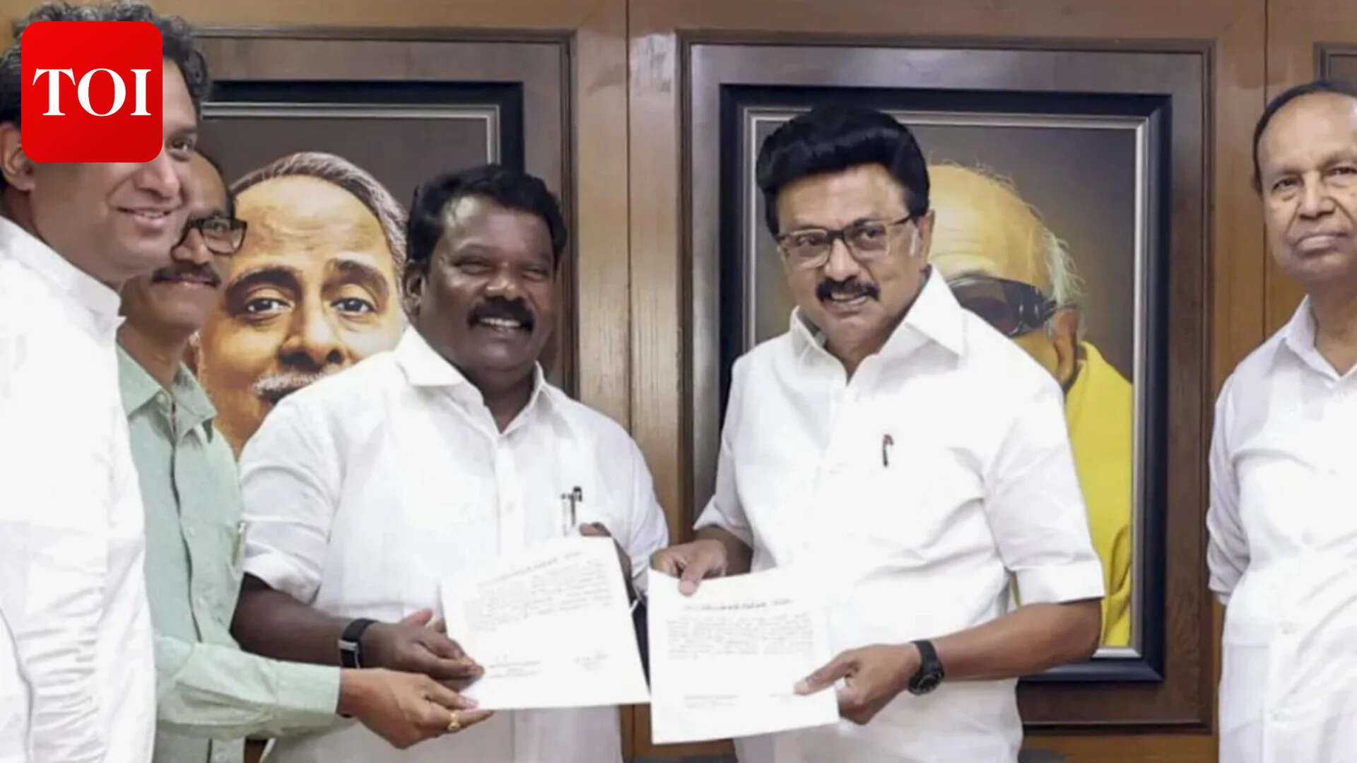 TN assembly polls: After seeking 41 seats, Congress settles for 28+1 in pact with DMK; Sonia Gandhi steps in to break deadlock