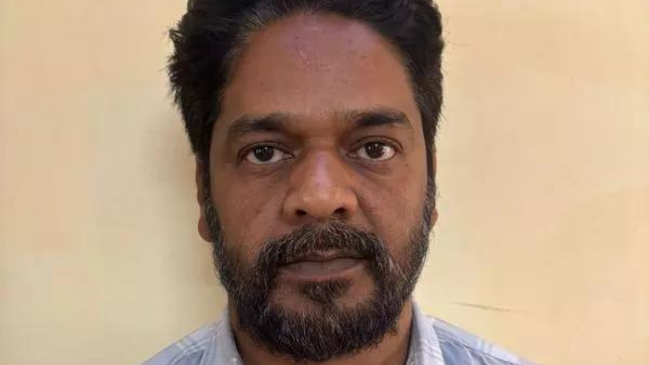 Bengaluru cab driver overhears travel plans, returns at midnight to burgle locked house; steals gold worth Rs 25 lakh