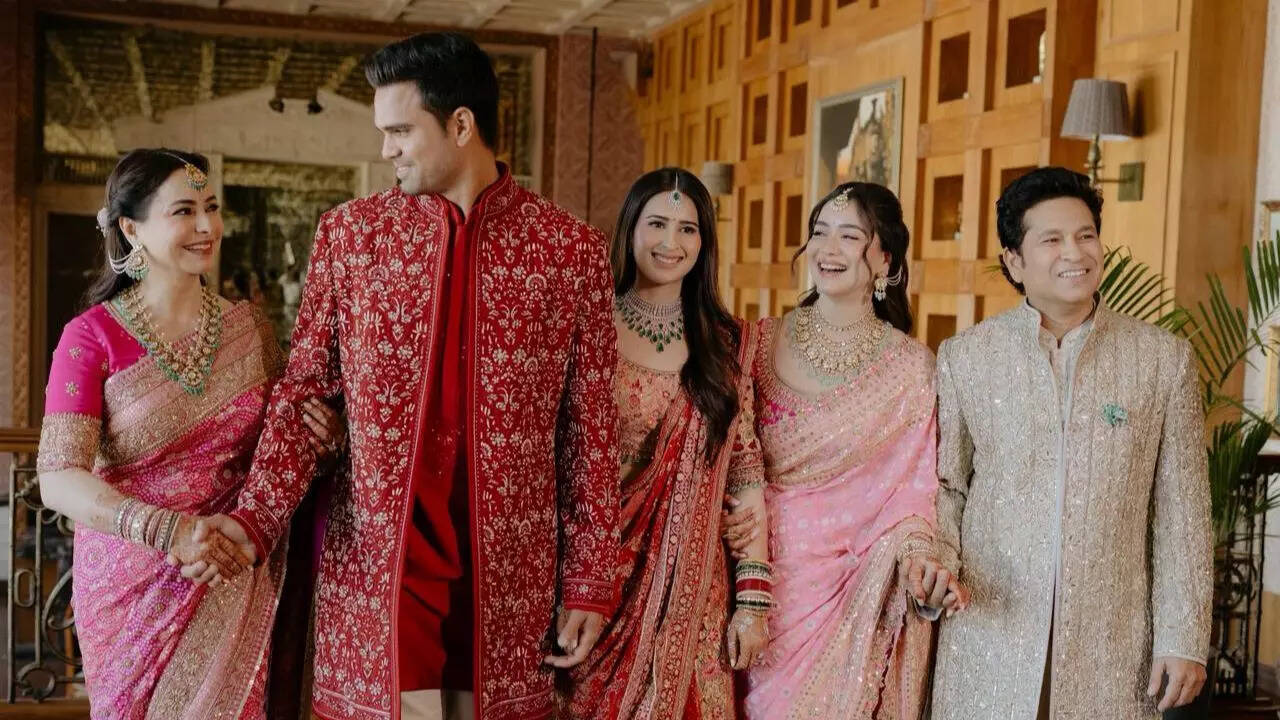 Live: Arjun Tendulkar, Saaniya Chandhok tie the knot in grand ceremony – Watch