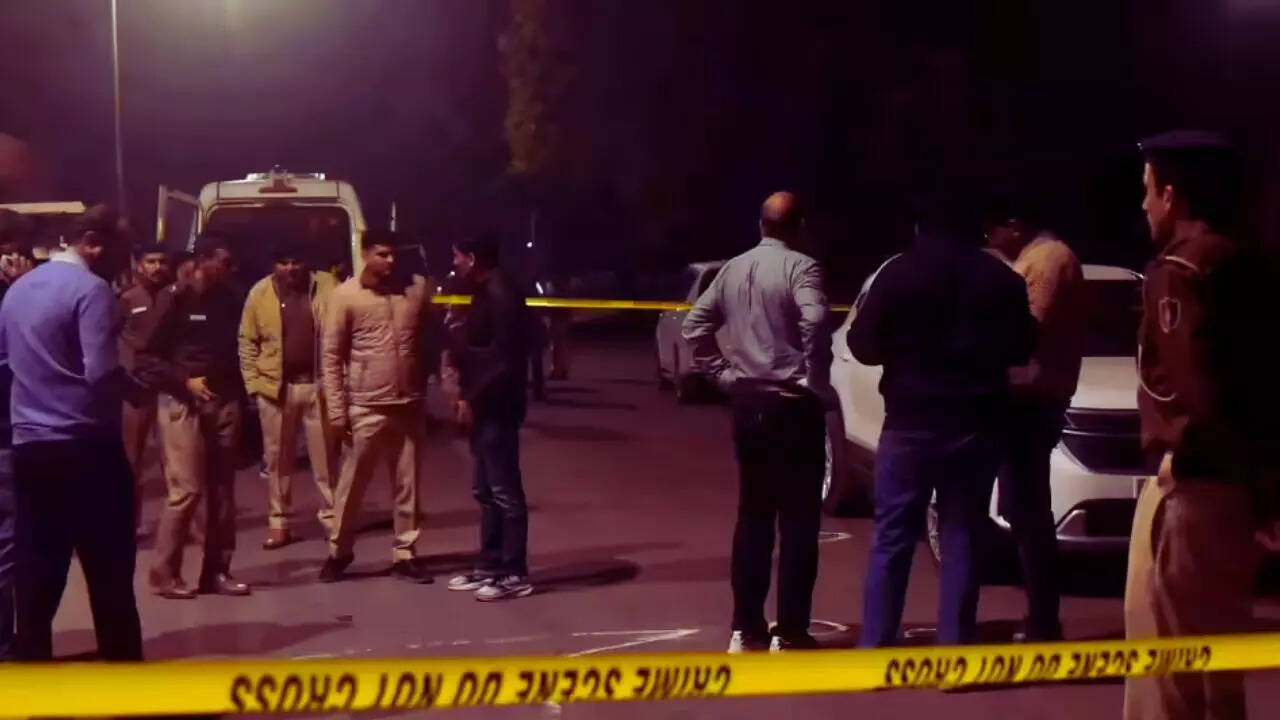 'Refused to delete photos': Man burned alive by ex live-in partner, her newly-wed husband in Agra