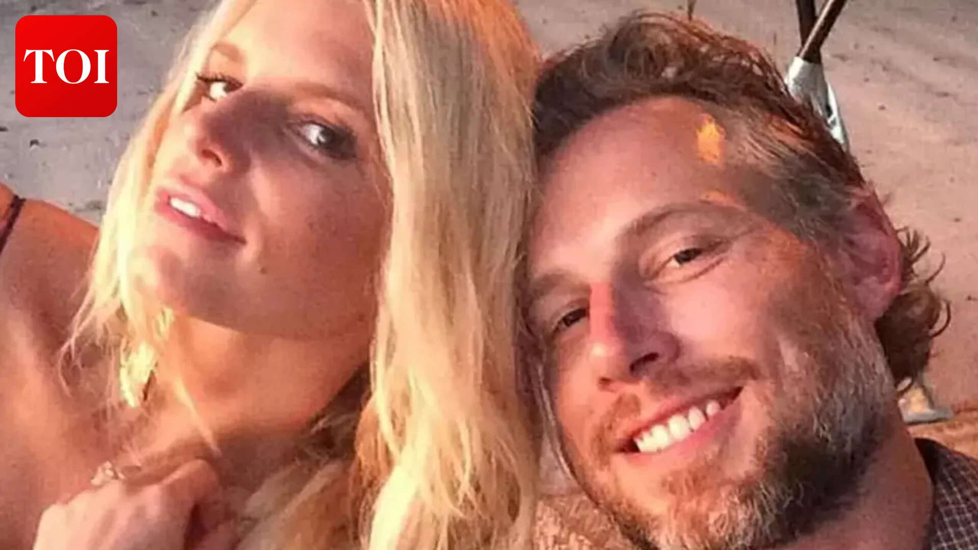 Jessica Simpson and ex-Eric Johnson are still living together