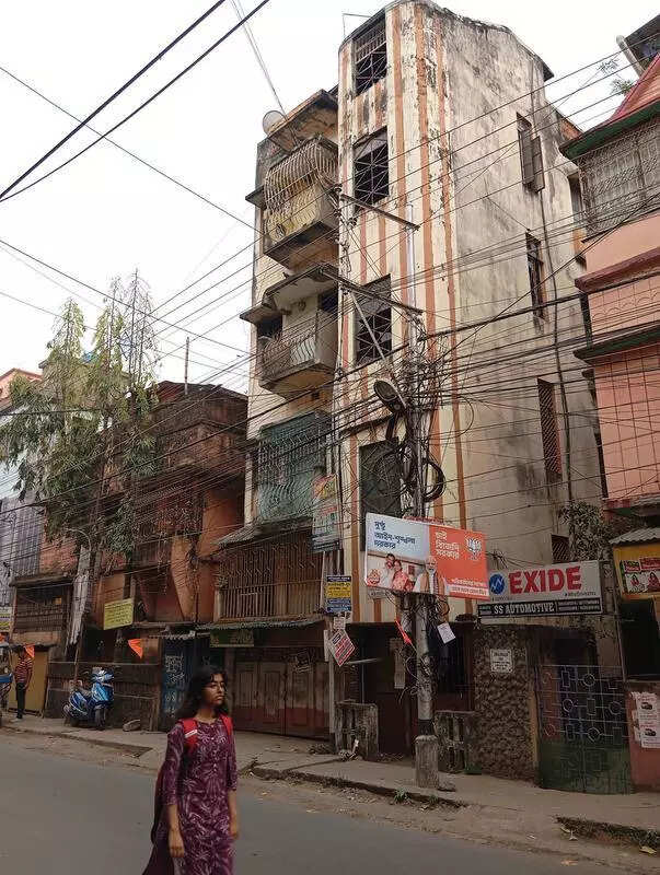 45-year-old man, mother found charred in Nagerbazar flat