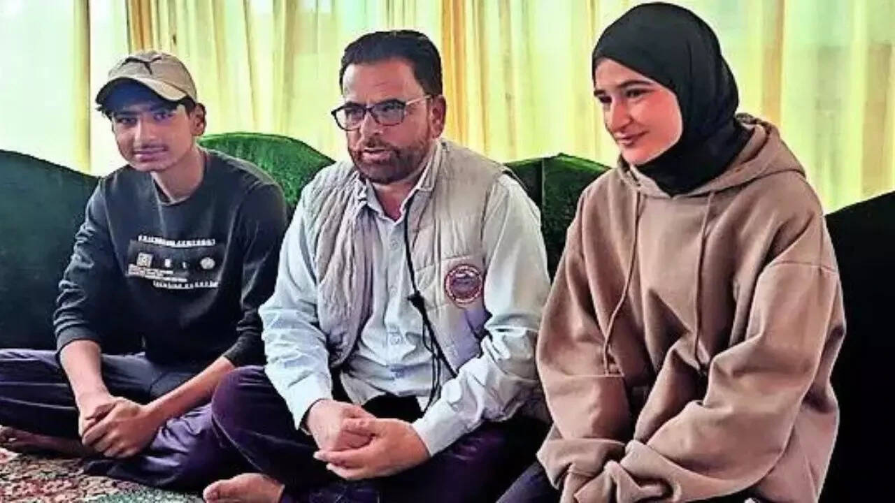Visually impaired Kashmir youth cracks civil services, daily-wager father recounts years of struggle