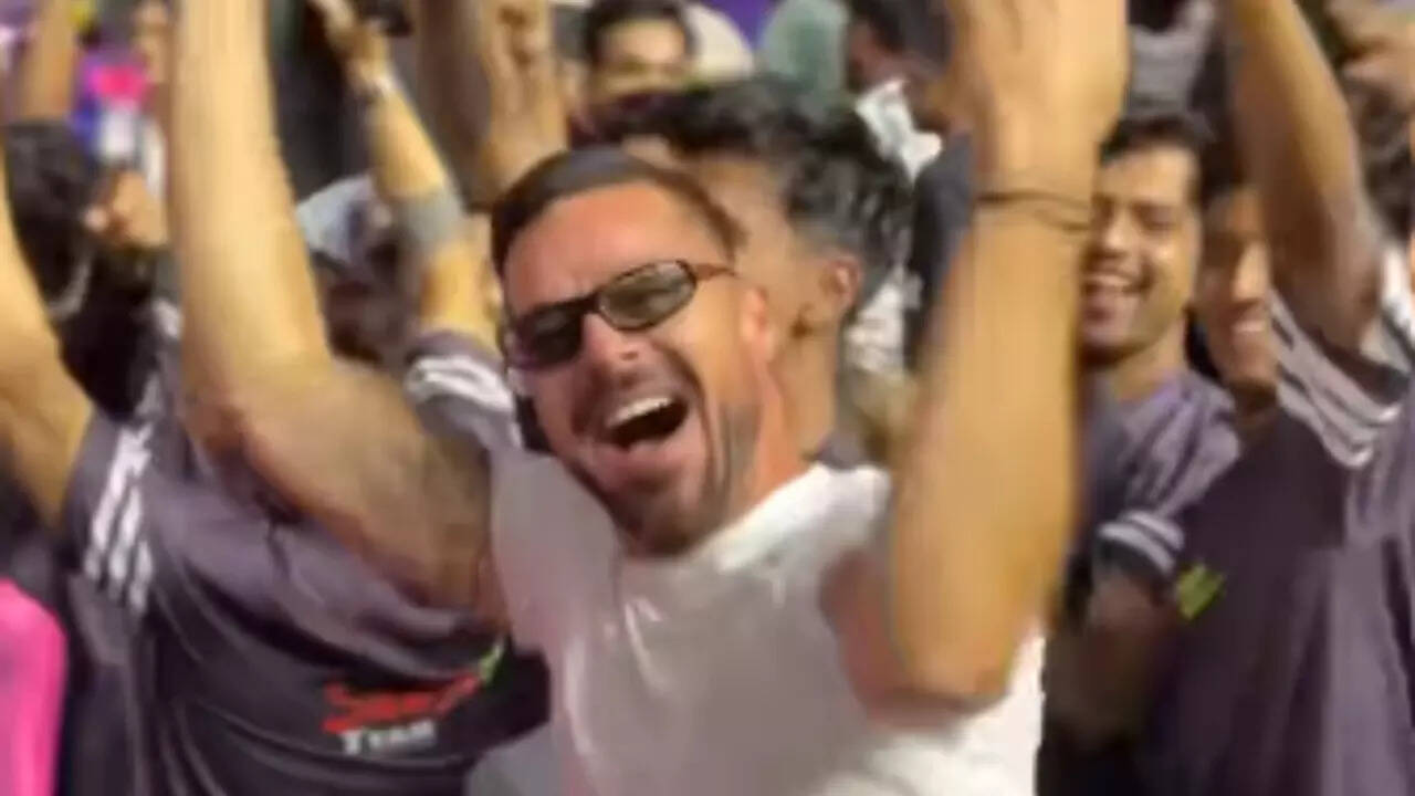 Ricky Martin dances to 'Oh ho ho ho' at the T20 World Cup Final