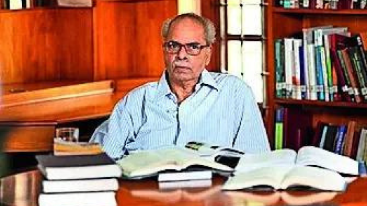 KN Panikkar, historian of ideas, passes away