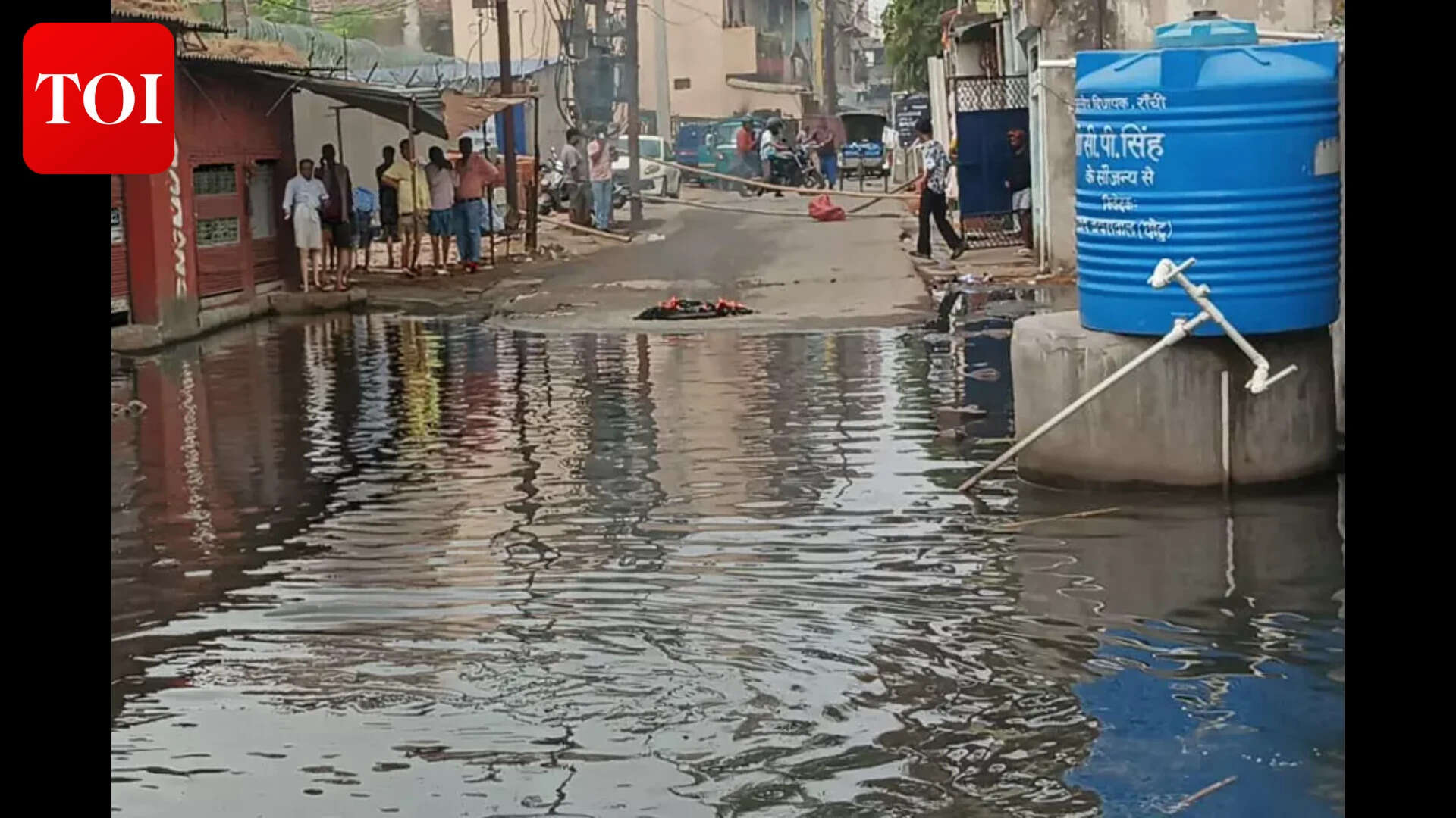 Drainage protests escalate: Residents of Kumhar Toli protest severe drainage issues; Warn of continued demonstrations if unresolved