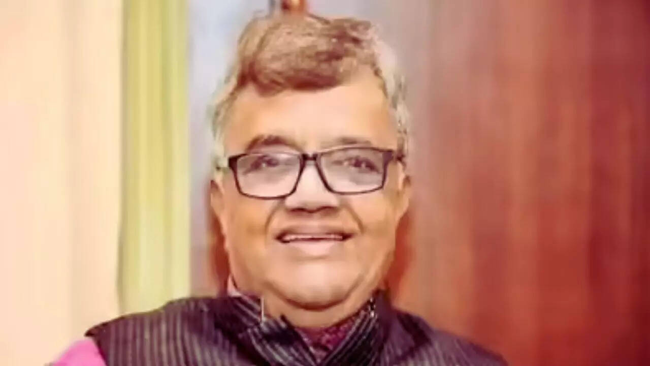 Chit fund row: Late Kannada actor  Dwarakish's daughter-in-law booked for beating man with broom in Bengaluru