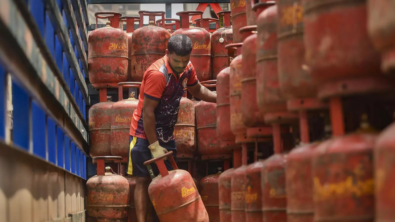 West Asia conflict triggers 50% gas supply cut, Ahmedabad restaurants scramble for alternatives