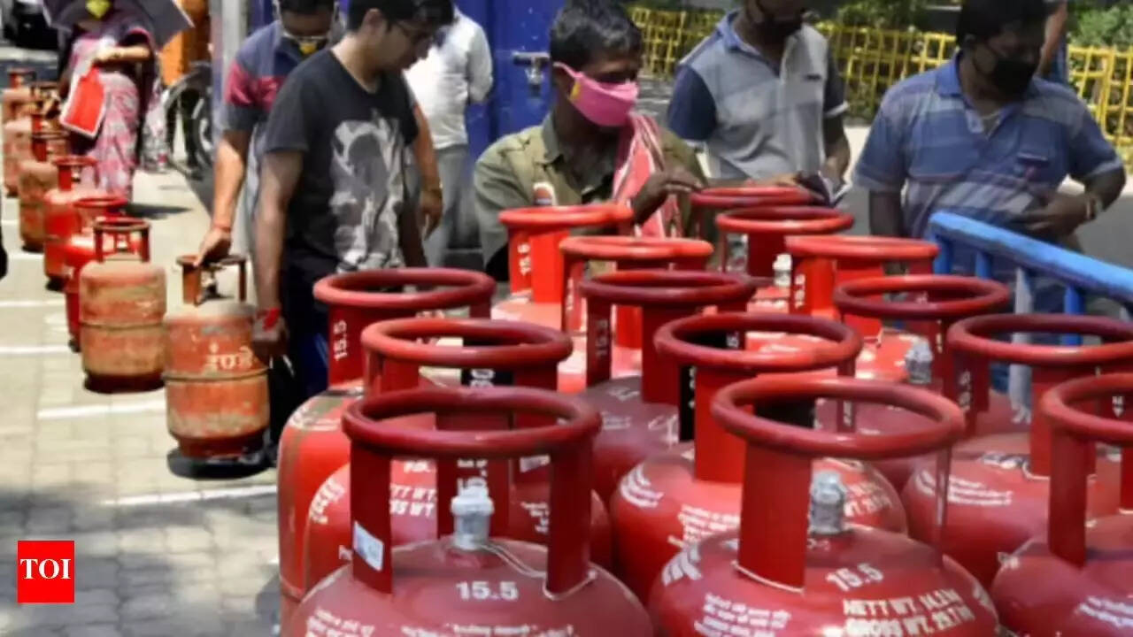 Middle East conflict: Kolkata restaurants scramble as commercial LPG supply dries up