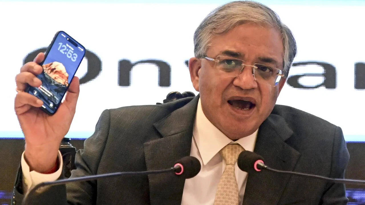 ‘A welcome step’: Opposition backs TMC’s move to bring impeachment motion against CEC Gyanesh Kumar