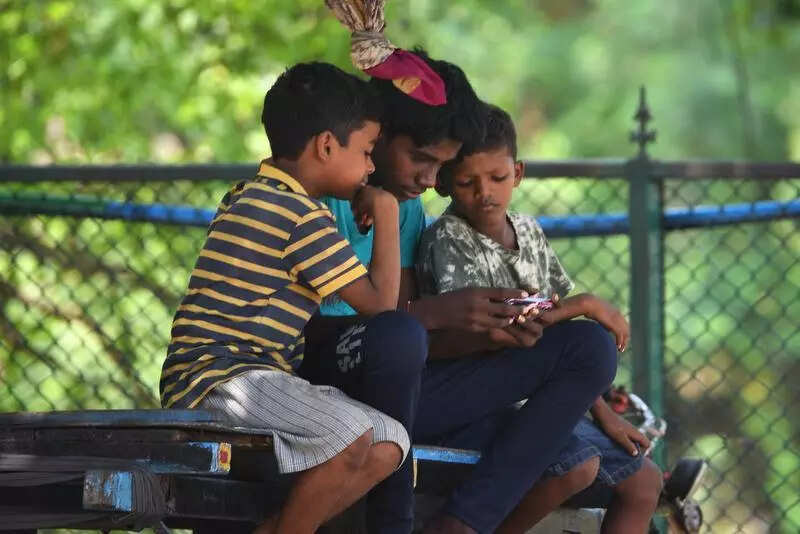 Parents play crucial role in curbing screen time for young kids: Experts