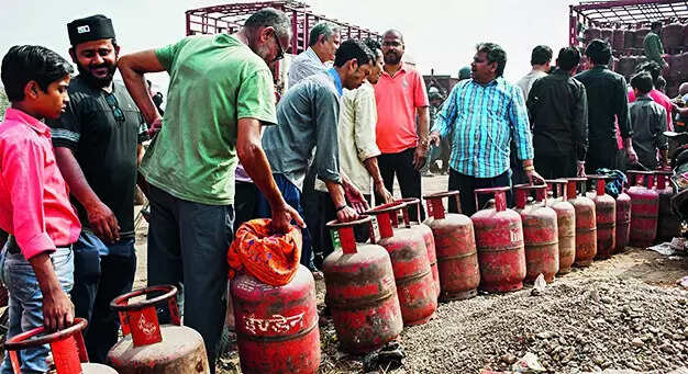 Gulf crisis: Don’t rush-book LPG cylinders, delivery in 2.5 days, says government