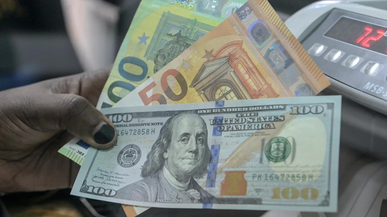 Rupee back below 92 vs dollar