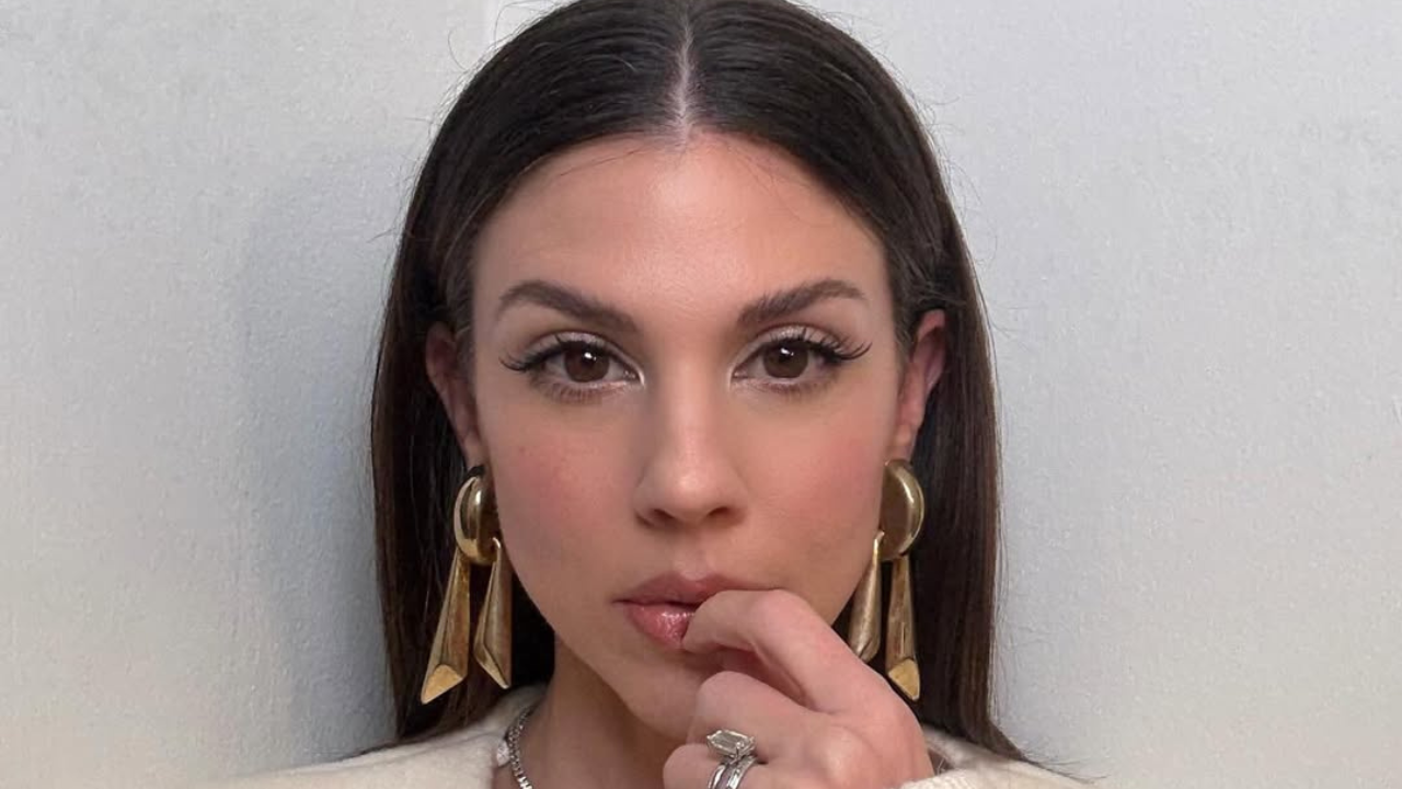 Kate Mansi opens up about a painful health crisis that uncovered endometriosis