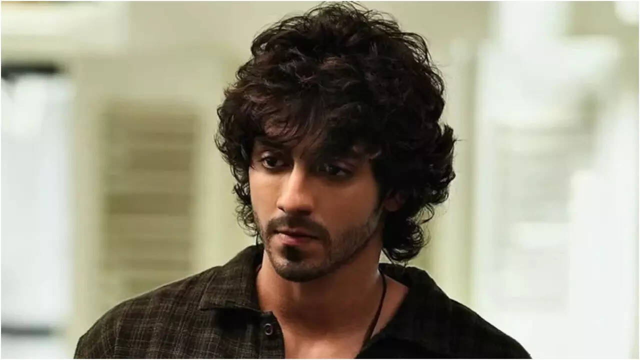 Ahaan offered epic Karna and Anand L Rai's project