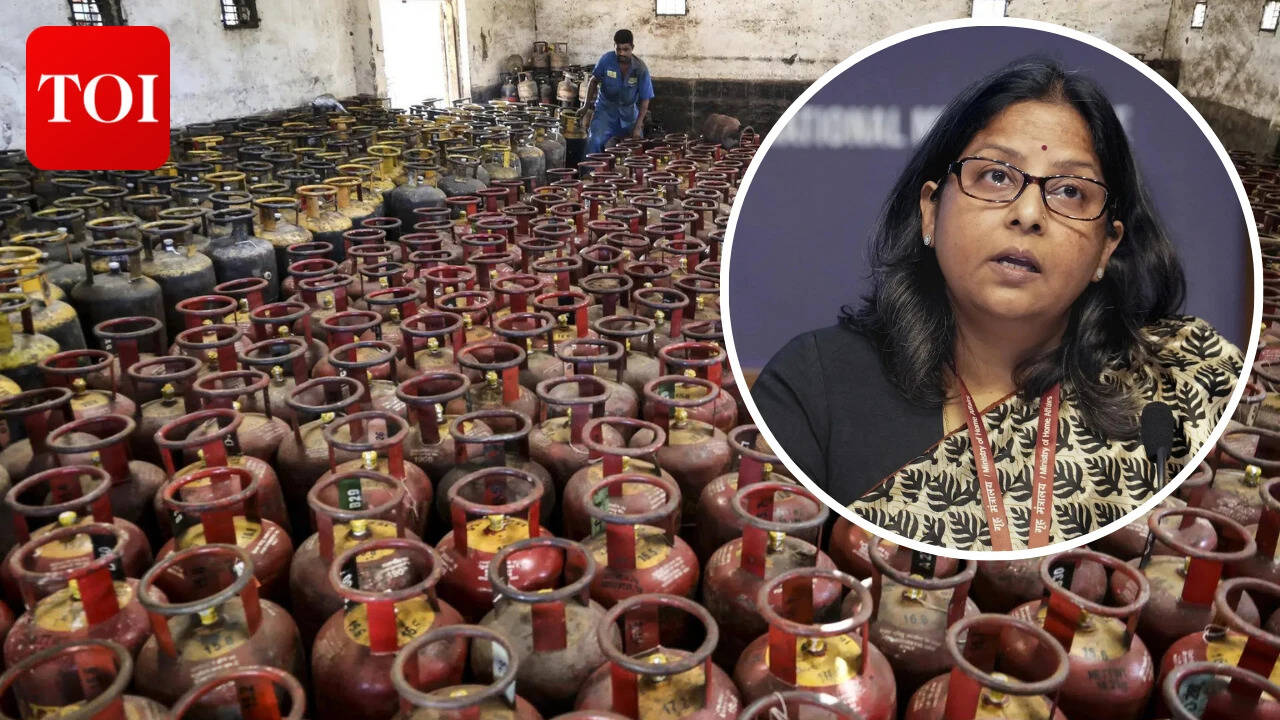 ‘Difficult situation’: Government briefs on LPG supply, urges citizens to avoid panic booking