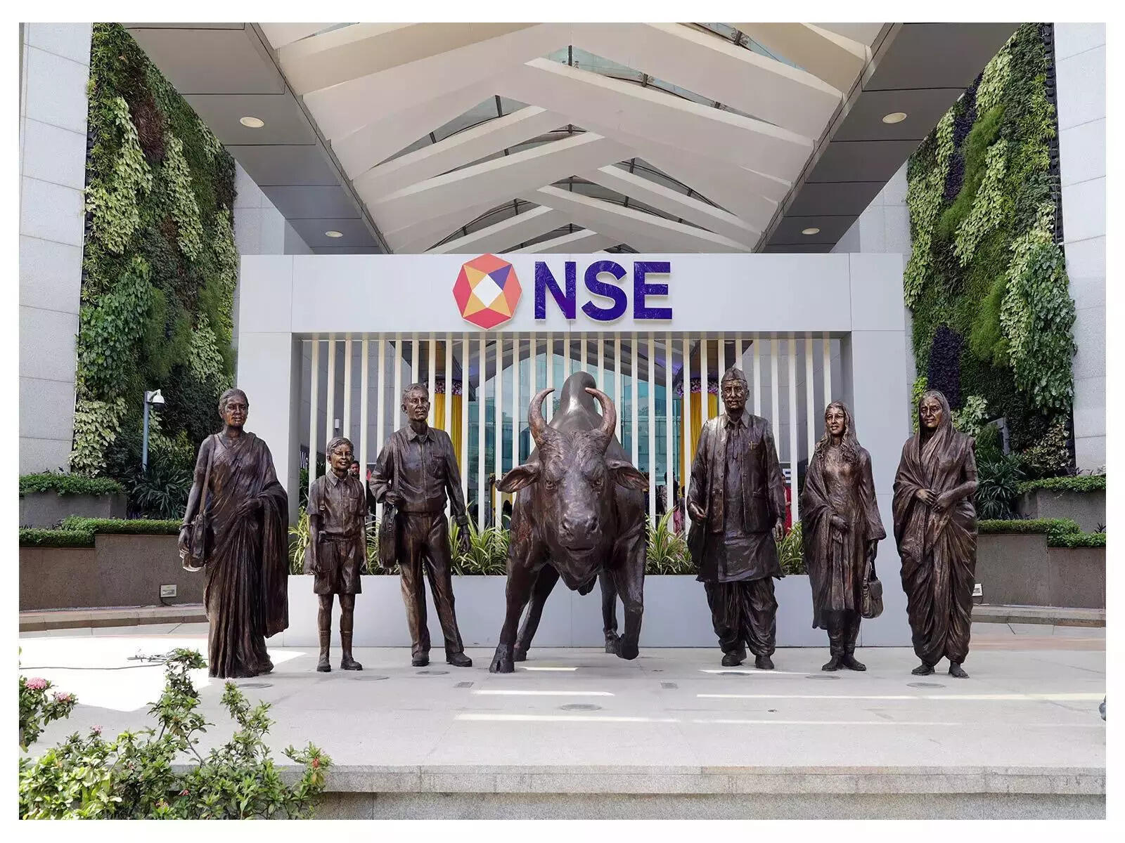 NSE selects 20 merchant bankers for proposed IPO