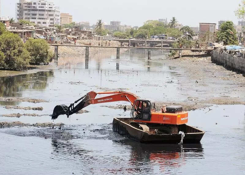 No takers for Mithi cleanup, BMC open to amateurs’ bids