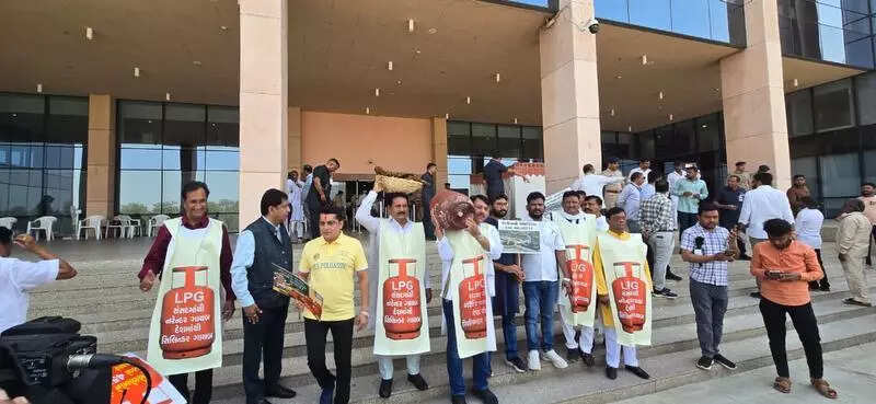 Adequate stock of LPG cylinders in state, says govt; Cong stages protest